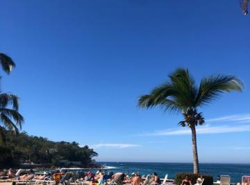 Departamento · 42m² · 1 Recámara · 1 Estacionamiento · Renta de Estudio en Puerto Vallarta Amueblado con Vista Al Mar y a Pie de Playa