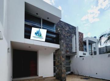 Casa de 3 habitaciones, León · Casa en Venta en Sierra Nogal
