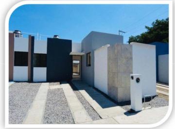 Casa de 2 habitaciones, Colima · Casa en Venta Gran Jardín en Una Planta en Fracc El Yaqui en Colima