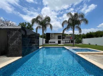 Casa de 4 habitaciones, Santiago · Residencia en Venta de Oportunidad con Terreno de 1,000 m², a Estrenar!