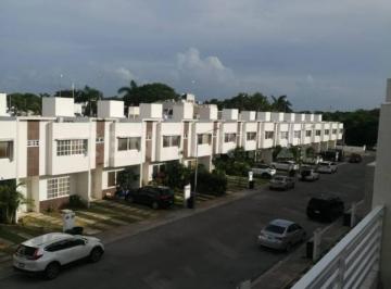 Casa en condominio · 116m² · 3 Recámaras · 2 Estacionamientos · Casa en Renta en Playa del Carmen