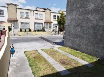 Casa de 2 habitaciones, Toluca · Casa en Venta Diseño Funcional y Excelente Ubicación a Solo 10 Minutos del Aeropuerto