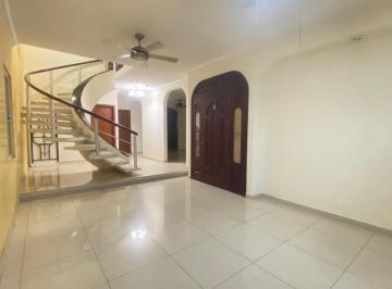 Casa de 4 habitaciones, Coatzacoalcos · Vendo Hermosa Residencia con Recamara en Planta Baja y 3 Recamaras Planta Alta