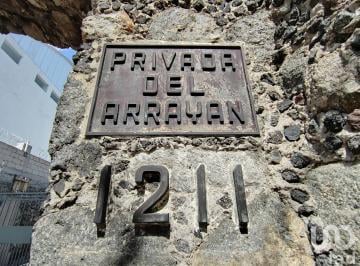 Casa · 516m² · 4 Recámaras · 2 Estacionamientos · Vendo Casa en Privada Colonia Las Palmas