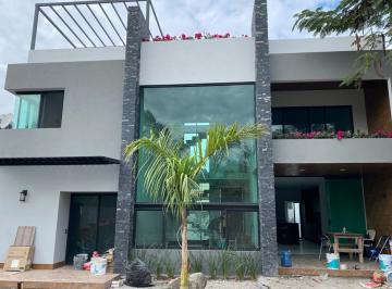 Casa de 4 habitaciones, Temixco · Casa con 390 m² de Terreno y 4 Recámaras en Venta, Burgos Bugambilias