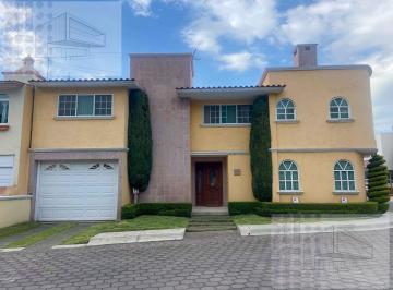 Casa en condominio · 373m² · 4 Recámaras · 3 Estacionamientos · Casa en Venta en Candilejas, Metepec