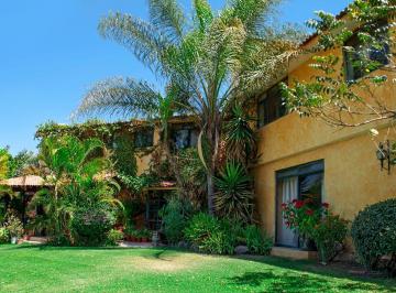 Casa de 4 habitaciones, Corregidora · Casa en Venta en Colinas del Bosque