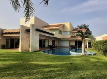 Casa · 1056m² · 4 Recámaras · 5 Estacionamientos · El Dorado, Casa en Venta con Alberca, Acceso a Río, 4 Recámaras, Sala de Tv, Vigilancia