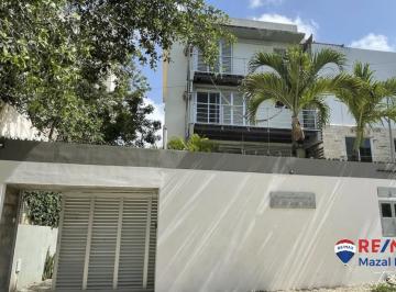 Edificio · 3 Estacionamientos · Edificio en La Veleta en Venta - (4)