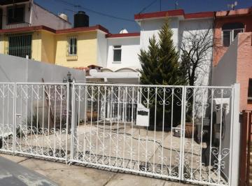 Casa de 3 habitaciones, Huixquilucan · Renta de Casa en Huixquilucan con Mantenimiento Incluido