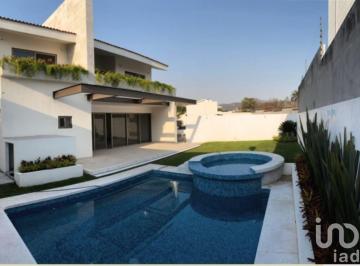 Casa · 487m² · 4 Recámaras · 3 Estacionamientos · Paraíso Country Club La Casa de Tus Sueños en venta (Morelos)