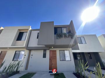 Casa · 112m² · 3 Recámaras · 2 Estacionamientos · Casa en Montebello