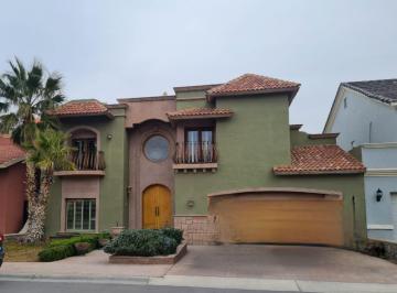 Casa de 5 habitaciones, Juárez · Casa en Venta con Alberca Jacuzzi Sector Campos Eliseos Cd Juarez Chih