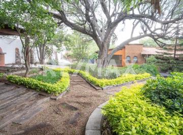 Casa de 3 habitaciones, Corregidora · Venta Bonita y Espaciosa Casa en Colinas del Bosque