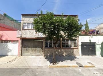 Casa de 4 habitaciones, Venustiano Carranza · Casa en Venta en Venustiano Carranza