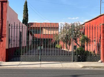 Casa · 4 Recámaras · 4 Estacionamientos · Casa en Renta - (4)