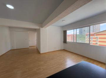 Departamento con vista interior al colplejo muy tranquilo e iluminado con acceso · Agradable y Muy Iluminado