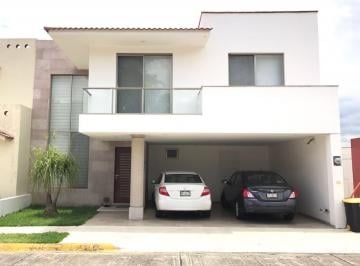 Casa de 3 habitaciones, Fortín · Casa en Renta Resd. Privado Alta Plusvalia