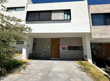 Casa de 3 habitaciones, Zapopan · Casa en Renta Coto Galarza, Capital Norte