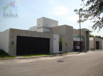 Casa · 760m² · 4 Recámaras · 8 Estacionamientos · Residencia Minimalista en Venta Colonia Las Villas, Cd. Victoria, Tamps.