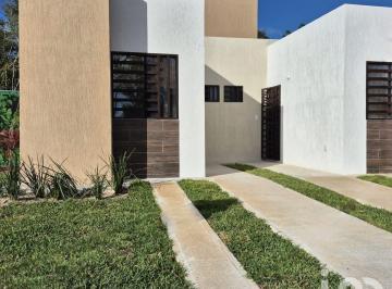 Casa · 44m² · 2 Recámaras · 1 Estacionamiento · Casa en Venta Zona Norte de Cancun
