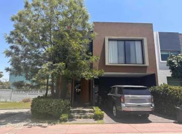 Casa en condominio de 3 habitaciones, Zapopan · Casa en Renta Solares