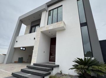 Casa · 436m² · 4 Recámaras · 2 Estacionamientos · Casa en Venta en Bosques de San Francisco
