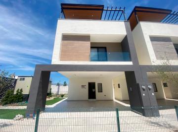 Casa · 209m² · 3 Recámaras · 1 Estacionamiento · Casa en Venta en Dominio Cumbres, García