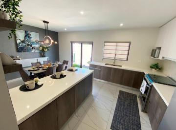 Casa · 204m² · 3 Recámaras · 2 Estacionamientos · Casa en Venta en Dominio Cumbres, García
