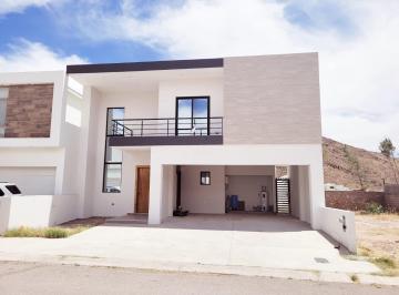 Casa de 4 habitaciones, Chihuahua · Casa en Venta con Recámara en Planta Baja en Bosques del V. 4 $6.55 Mill 4 Rec.