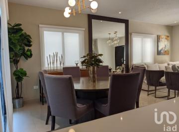 Casa · 146m² · 3 Recámaras · 2 Estacionamientos · Casa en Venta