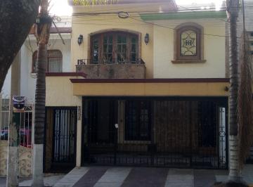 Casa de 3 habitaciones, Zapopan · Casa en Venta en San Isidro