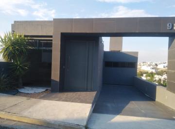 Casa de 3 habitaciones, Morelia · Venta de Casa en Frac. Privado Lomas del Bosque Tres Marías.