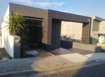 Casa de 3 habitaciones, Morelia · Venta de Casa en Frac. Privado Lomas del Bosque Tres Marías.