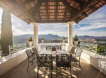 Casa · 2900m² · 7 Recámaras · 15 Estacionamientos · Casa en Venta en Zapopan en Club de Golf Las Cañadas