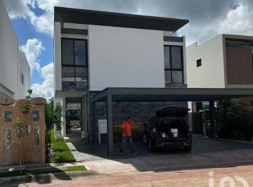 Casa · 358m² · 3 Recámaras · 2 Estacionamientos · Casa en Venta Lagos del Sol - Cancún