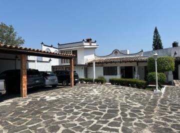 Casa · 4 Recámaras · 15 Estacionamientos · Casa en Venta en Imperial de Las Animas