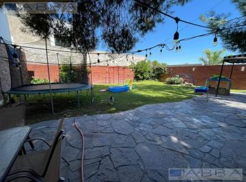Casa · 293m² · 4 Recámaras · 2 Estacionamientos · Casa en Fuentes del Santuario