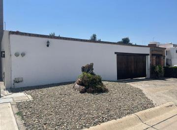 Casa en condominio de 4 habitaciones, León · Club de Golf Los Naranjos en Renta y Venta