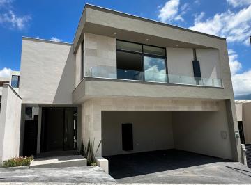 Casa · 377m² · 3 Recámaras · 2 Estacionamientos · Casa - Fraccionamiento Castaños del Vergel