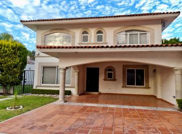 Casa de 3 habitaciones, Celaya · Propiedad Premium en Real Campestre de Celaya