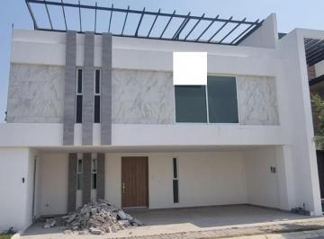 Casa · 361m² · 4 Recámaras · 3 Estacionamientos · Casa en Venta - (4)