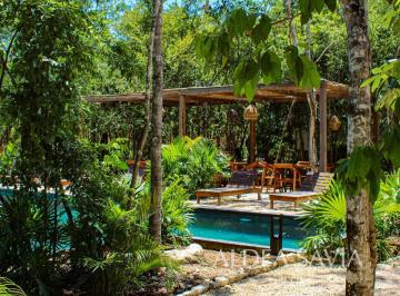 Casa · 248m² · 3 Recámaras · 2 Estacionamientos · Casa en Venta, 4 Recámaras, Av 5 Norte, Región 12, Aldea Savia, Tulum