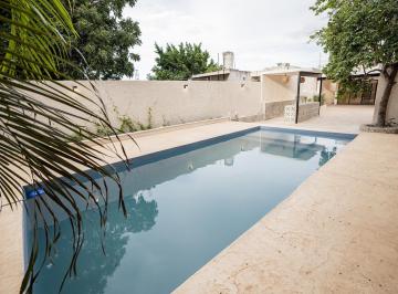 Casa · 229m² · 4 Recámaras · 2 Estacionamientos · Casa en Venta Merida, Centro, Remodelada (Avc - 2197)
