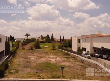 Terreno / Lote · 1270m² · Lote Residencial en Excelente Ubicación Colida con Campo de Golf, El Campanario