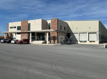 Nave industrial · 4600m² · 40 Estacionamientos · Renta de Bodega Industrial de 4600 m² en Ramos Arizpe.