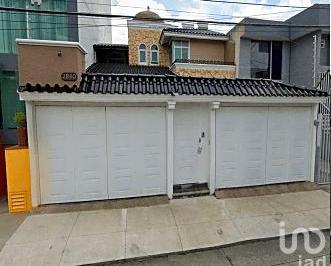 Casa · 307m² · 4 Recámaras · 4 Estacionamientos · Casa en Venta Rinconada del Bosque, Junto a Expo Guadalajara - 4rec 4est