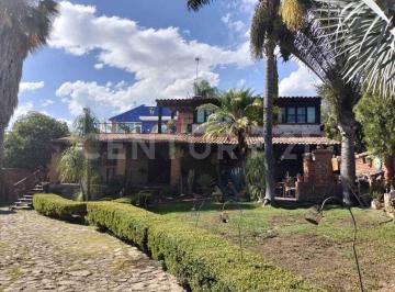 Casa · 140m² · 3 Recámaras · 6 Estacionamientos · Casa en Venta en El Arenal