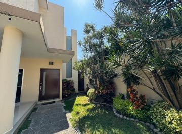 Casa · 208m² · 3 Recámaras · 4 Estacionamientos · Casa en Venta en Fracc, Tlaltenango, Cuernavaca, Mor.