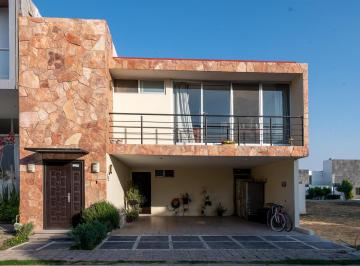Casa · 215m² · 3 Recámaras · Casa en Venta en Parque Baja California, Zona Lomas de Angelópolis III